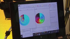 Нейрофизик Андрей Кузнецов испытывает капсулу ENERGYMAX в лаборатории нейродетекции