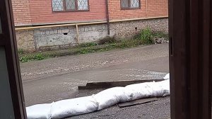 Кисловодский бардак! Авария на главном канализационном коллекторе ул.Тюленева! Затопило квартиры!