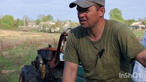 Саджаю картоплю під лопату.