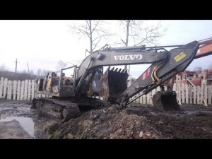 Утанул Экскаватор. Глазами Экскаваторщика #работанаэкскаваторе #машинистэкскаватора