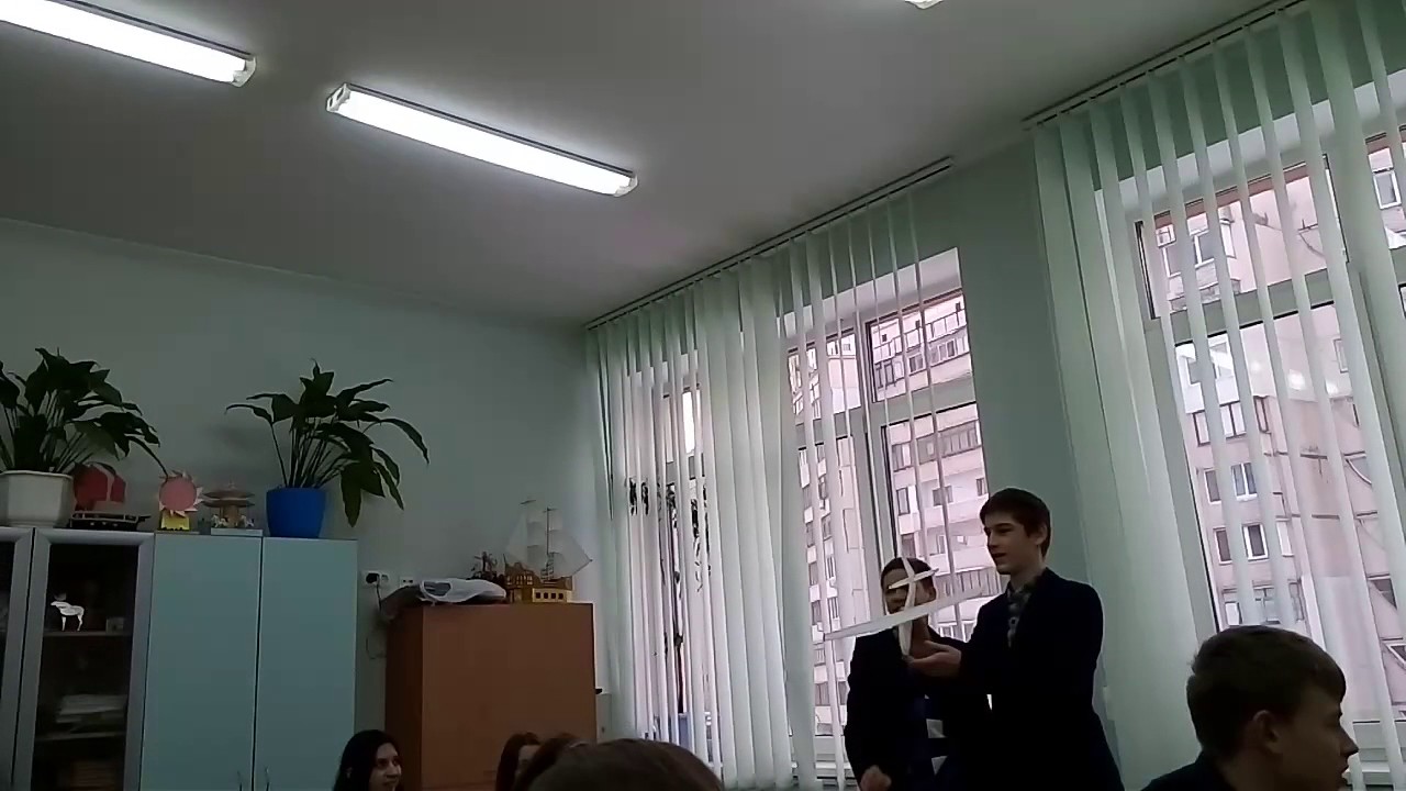 Мои одноклассники сделали летающий мини-самолет своими руками (8 класс) смотреть онлайн