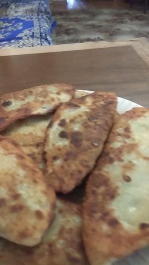 30.06.2026г. Лепёшки с зеленью и сыром внутри.