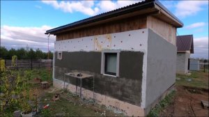 Продолжаю штукатурить фасад бани.
