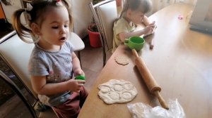 Вывод птенцов, девочки помощницы.