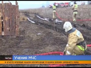 Под Красноярском спасатели МЧС отработали эвакуацию деревни из-за пожара