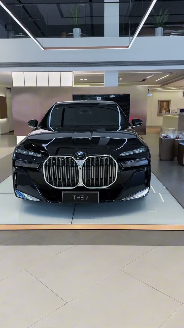 BMW 740Li 2026 смотреть онлайн