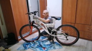 Для внука Тимура прислали велосипед.
