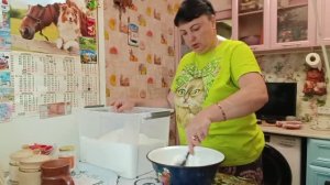 ЧТО ХОТЯТ ТО И ТВОРЯТ, ПЕКУ ХЛЕБ, ВАРЮ ХОЛОДЕЦ, НА УЛИЦЕ ХОЛОД