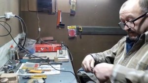 Делаем дол болгаркой. На Якутском ноже