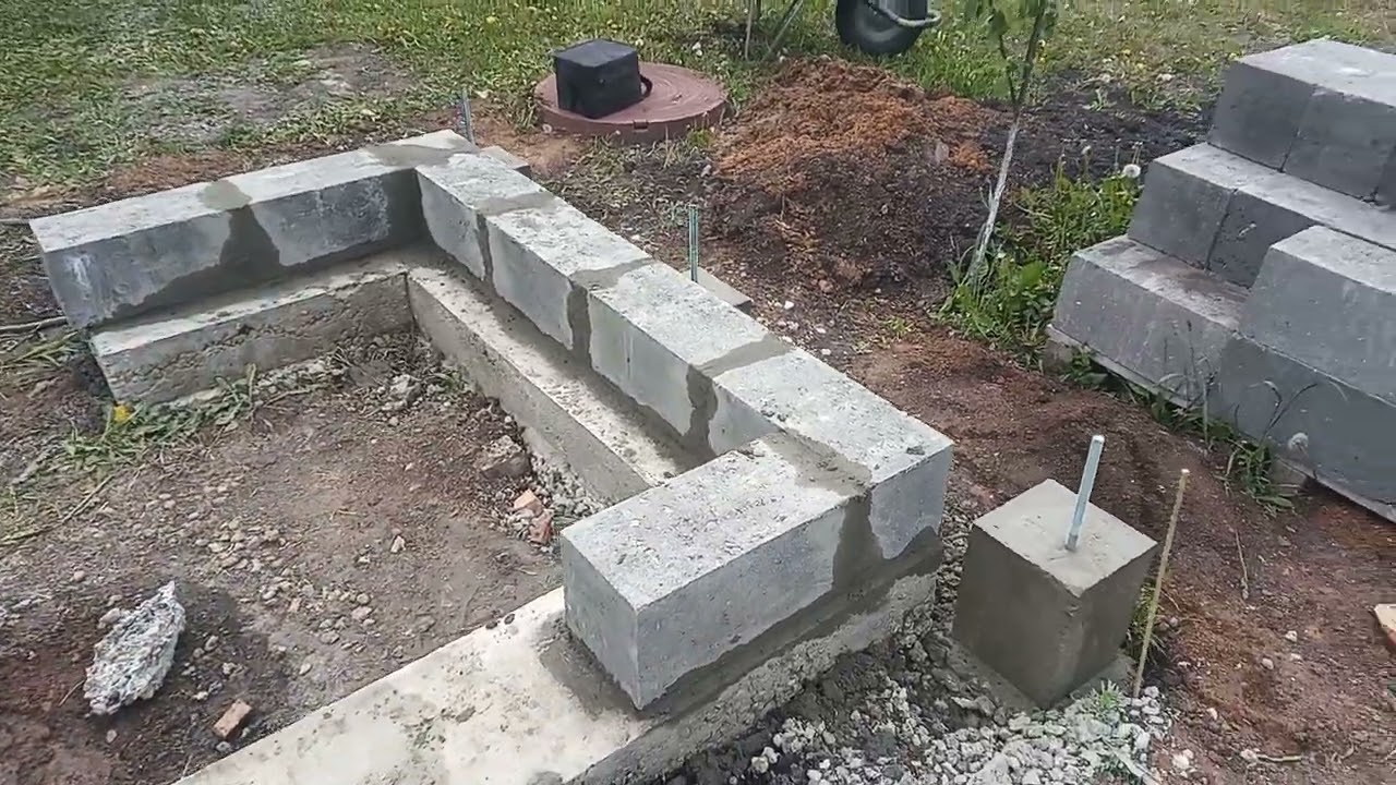 Начал возводить стены коробки под помпейку.