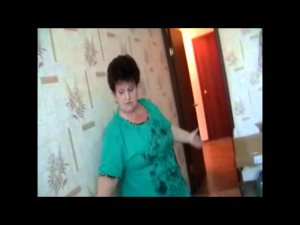 Рухнувший в новом доме потолок чуть не убил женщину