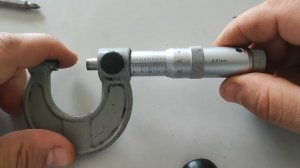Как пользоваться микрометром(МК-25). Как замерить до 0.01мм.. Микрометр замер до 0.01 мм. 1сотая мм.