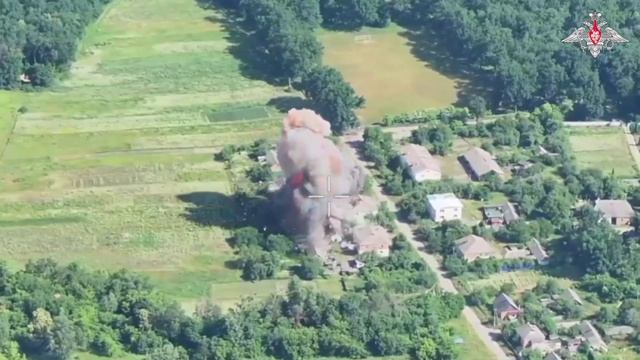 Уничтожения целей экипажами Су-34 смотреть онлайн