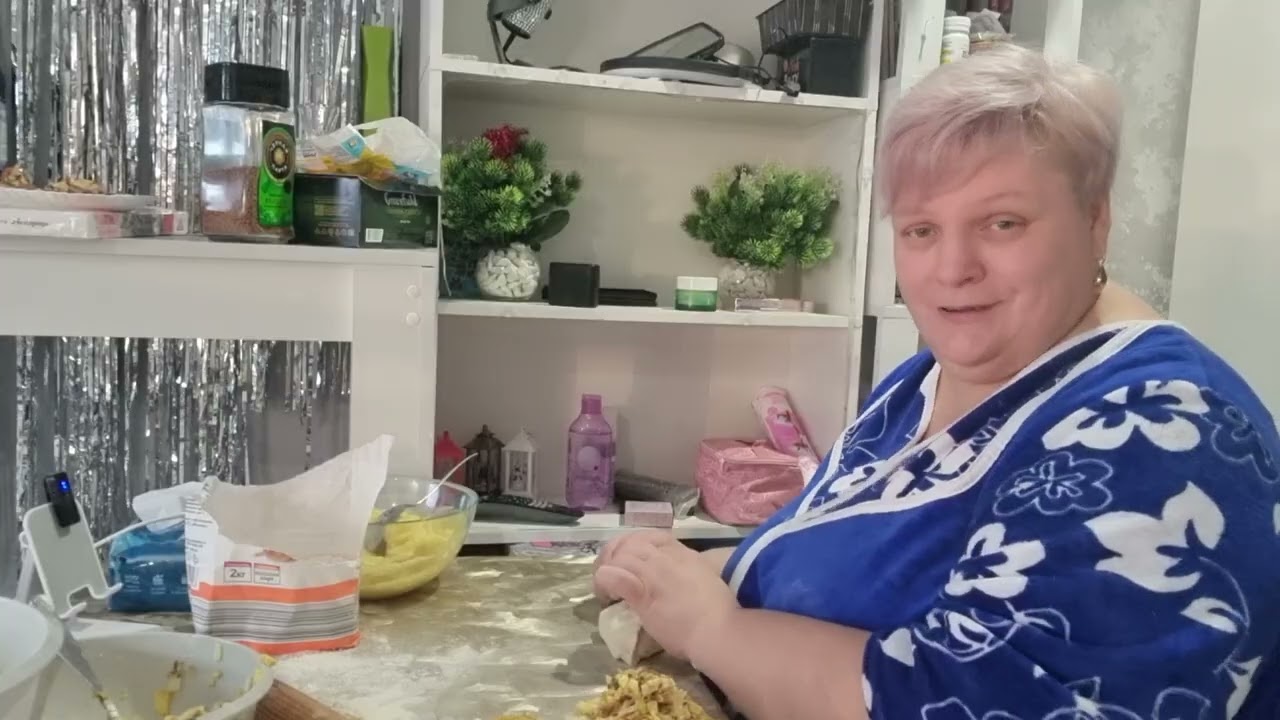 Готовлю пирожки в ассортименте 🥰🤣👍👍 да да и все съедаю🙈🤣🤣🤣 смотреть онлайн