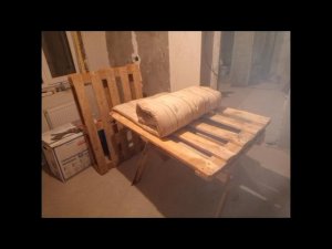 Кровать из двух поддонов!