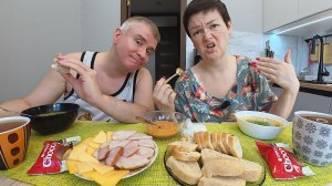 Мукбанг Вован РУГАЕТ меня за то что я СТРАДАЮ С ПОХМЕЛЬЯ, а он САМ ВИНОВАТ! Семейный обед в России