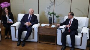 Лукашенко предложил углубить сотрудничество Минска и Пекина в сфере высшего образования.
