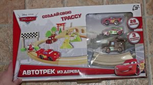 Деревянный автотрек с машинками из серии Тачки