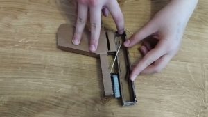 Как сделать блоу-бэк затвор на пистолете из картона.