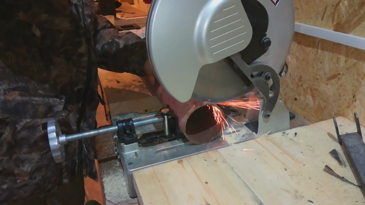 Режем металл циркуляркой Makita LC1230 смотреть онлайн