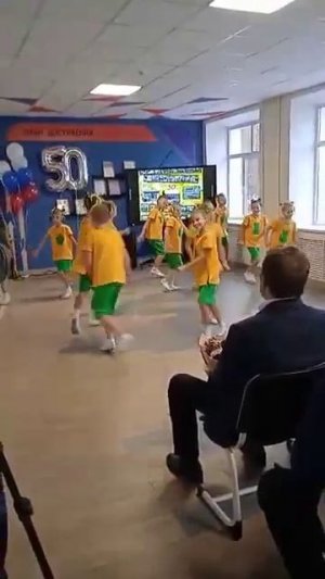 лялечка 24 школа 2 этаж выступают 1 2 3 4 классы