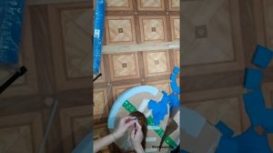 Цифра из гофрированной бумаги. Цифра 2 ко дню рождения своими руками. Número 2 de papel ondulado.