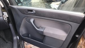Карта двери Volkswagen Golf Plus Как снять правую переднюю карту двери ?