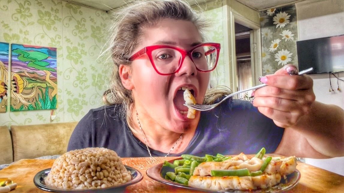 МУКБАНГ РЫБНЫЙ БАЗАРЮ ВСЯКУЮ ЧУШЬ ИЗ ПРОШЛОГО смотреть онлайн