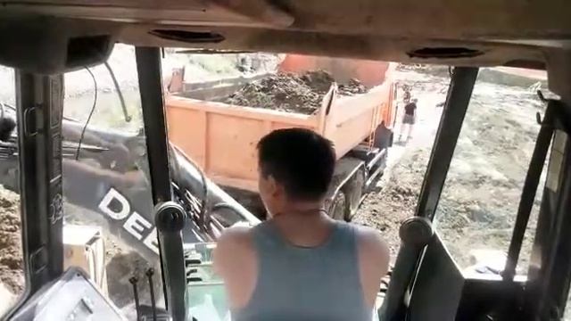 Джон Дир 325к в работе.г.