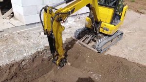 Миниэкскаватор в работе Rippa R319