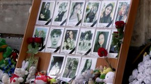В Старобельске вспоминают жертв атаки ВСУ на педагогический колледж.