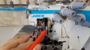 ОВЕРЛОК  Jack Jk-e4s-6-m03/333 -заливаю первое масло.