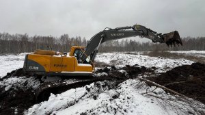 Утопил экскаватор Volvo 210 в торфе!!!