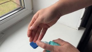 Щели под откосами? Показываю, как быстро и надёжно их заделать!