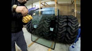 РЕМОНТ JCB !!! Вклейка заднего стекла на экскаватор-погрузчик JCB 3CX и 4CX .