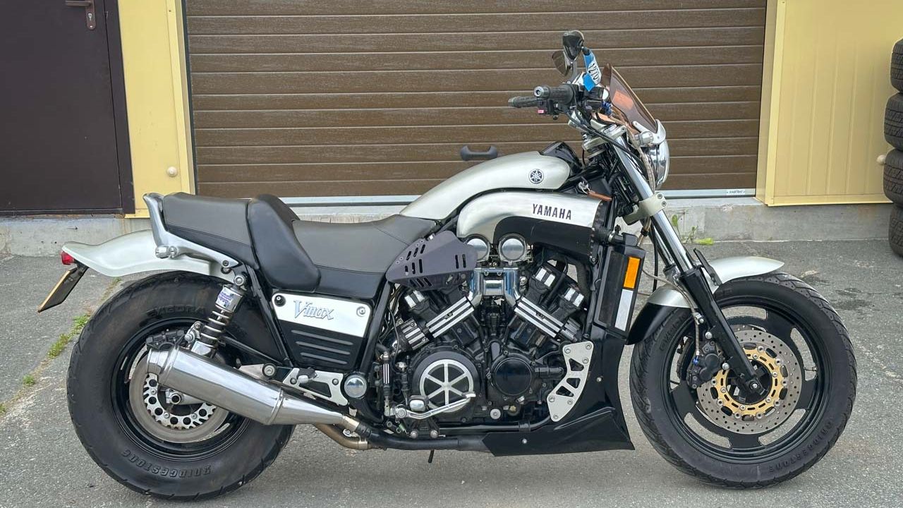 Yamaha V-MAX 1200 - JYA2WEE04VA058509 смотреть онлайн