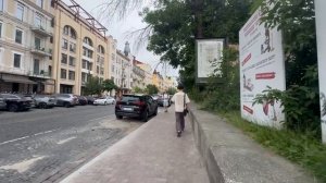 Украина Жизнь в Киеве. 30 июня 2026 года. Улицы Киева, Украина. Уличные зарисовки.