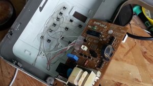 Страшный Ремонт ХлебоПечки LG HB-201JE  Испёк пластмассовую лепёшку !!! :-(((