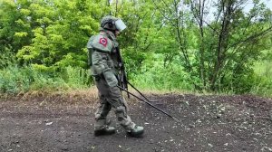 Российские саперы обеспечивают безопасность дорог на фронте и в тылу.