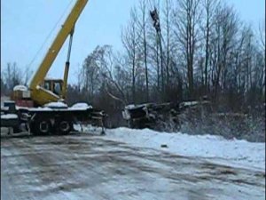 авария автокрана, ушел в кювет