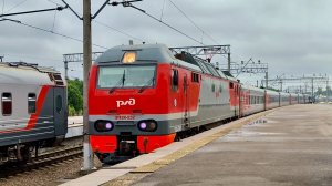 ЭП2К-232 с пассажирским поездом 120В Белгород - Санкт-Петербург, прибывает на Ладожский вокзал