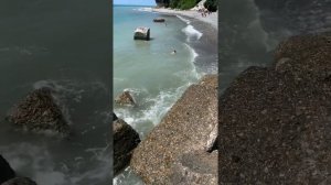 После шторма на Чёрном море. Дикий пляж #всочиумаши