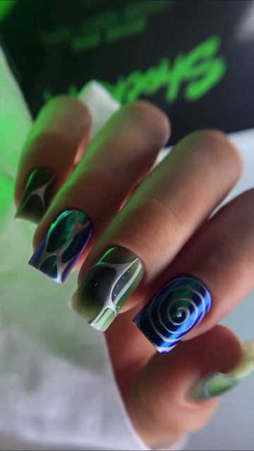 Космический маникюр🛸 Решила сделать короткий квадрат с дизайном на всех ногтях👽 смотреть онлайн