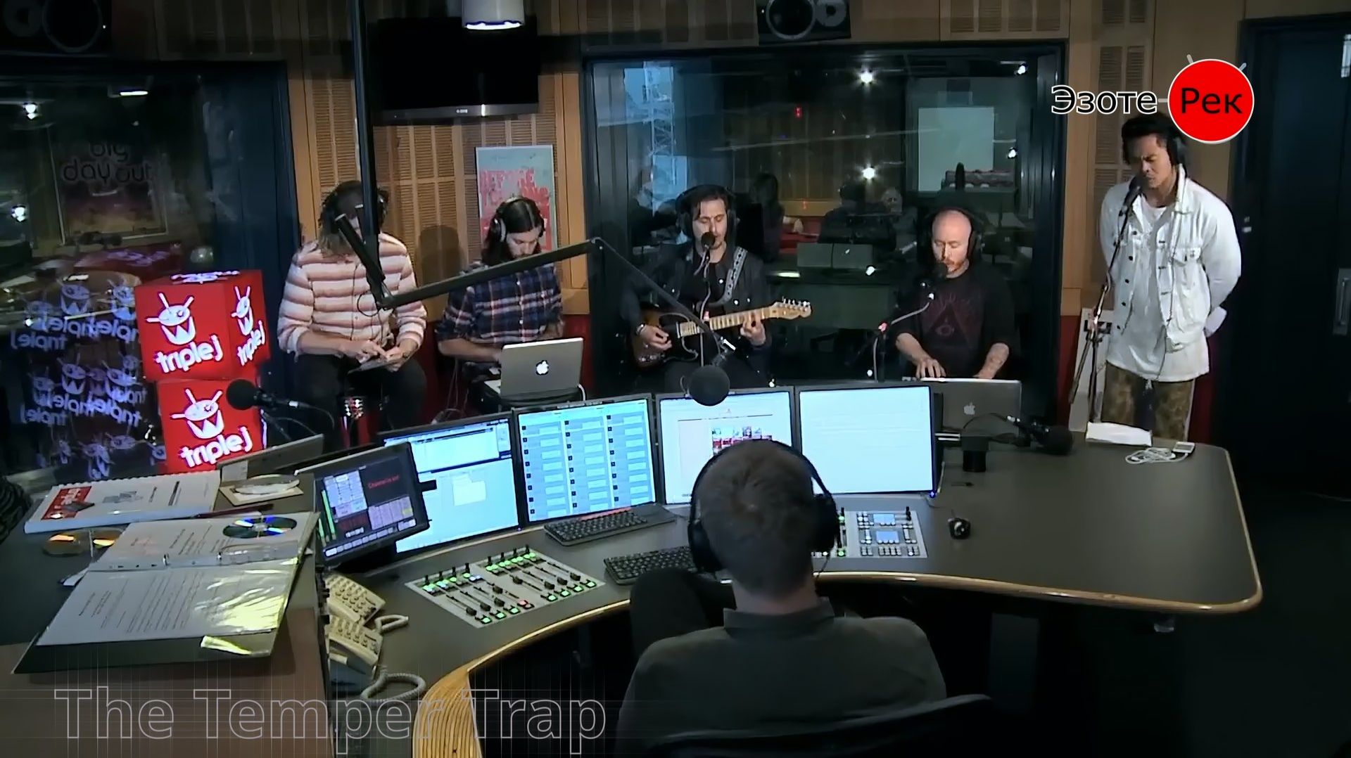 The Temper Trap Собрал в один ролик Поправил звук и цветопередачу Попытался подтянуть до FHD
