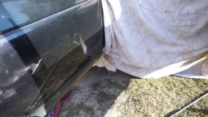 Двери поржавели снизу.