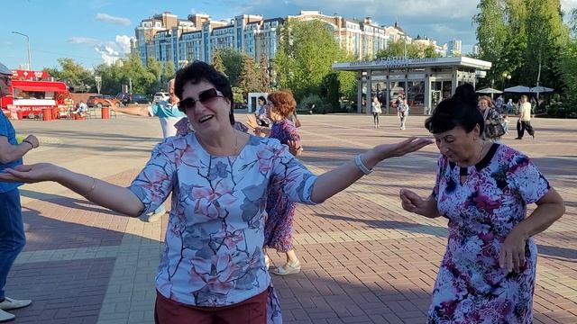 Мы счастливые... 20.06.26... смотреть онлайн