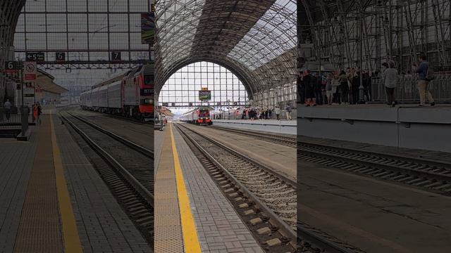 Прибытие двух театральных поездов на Киевский вокзал. 30.06.2026