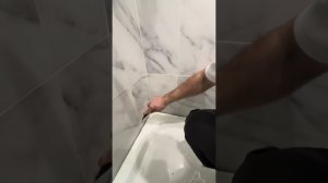Замена герметика душевого поддона , удаление грибка , плесени , заделка шва