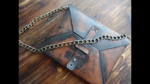 Работа с кожей. Клатч из цельного куска кожи. Leather hand bag