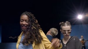 Maroon 5 - Girls Like You ft. Cardi B (Official Music Video)